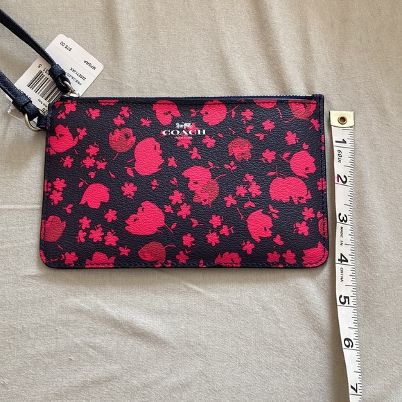 New Coach Floral wristlet - Picture 9 of 9